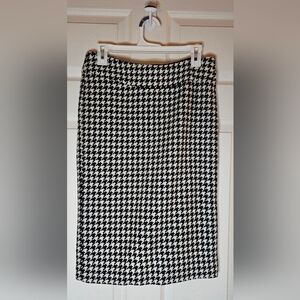 H&M Black & White Houndstooth Midi Skirt - Size 8